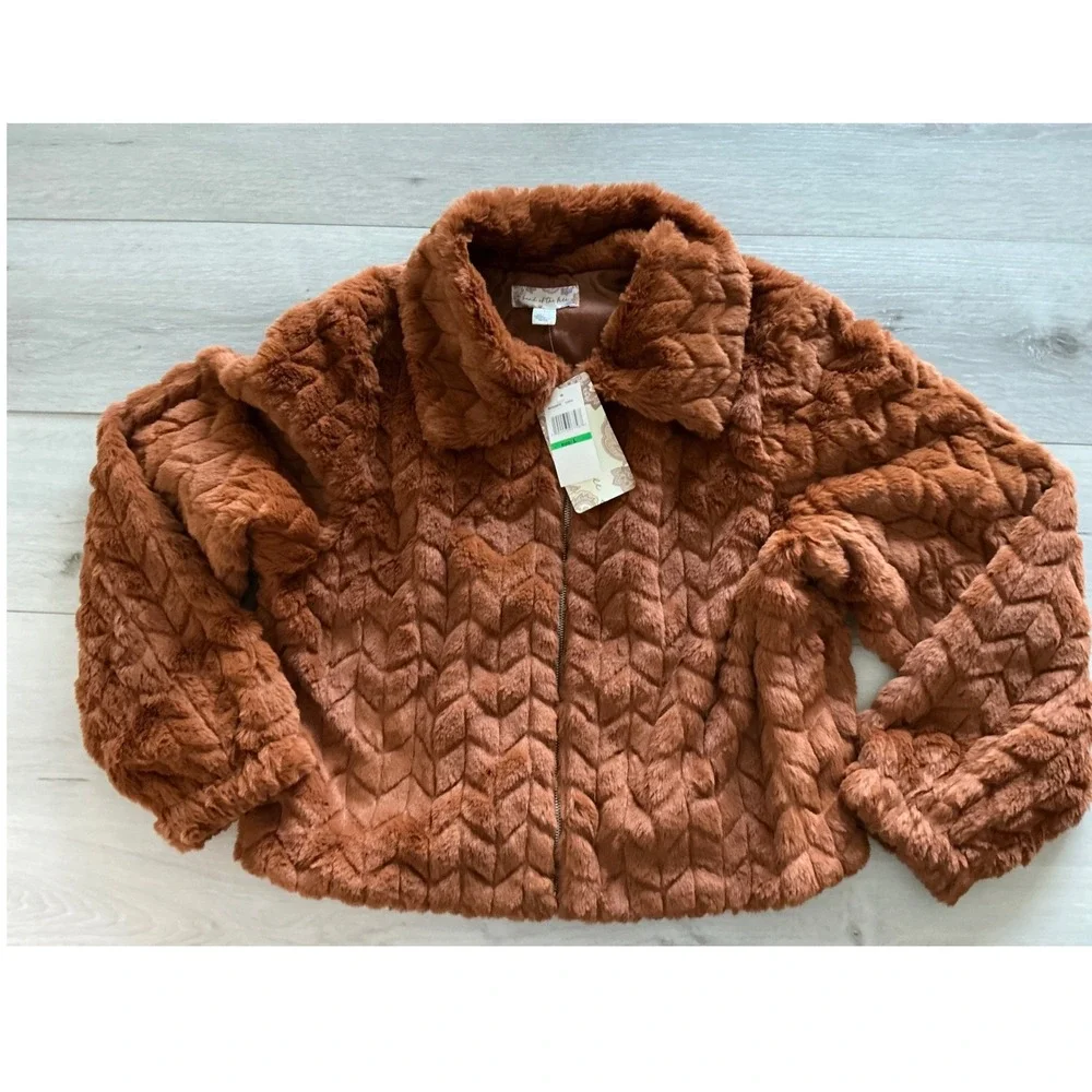 Band of the Free Women's‎ Faux Fur Jacket Coco Color Size Large New With Tags